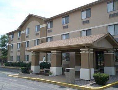 Super 8 By Wyndham Mokena/frankfort /i-80 Hotel